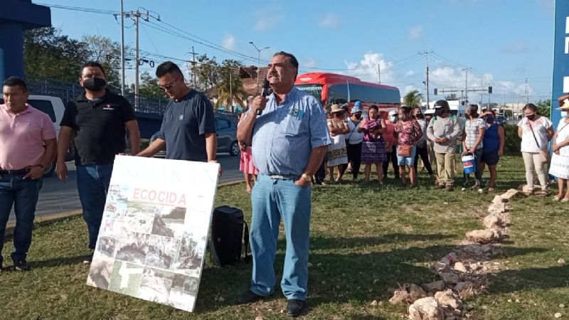 ¡Fuera Aguakan!: Ciudadanos se manifiestan contra la empresa en Playa del Carmen