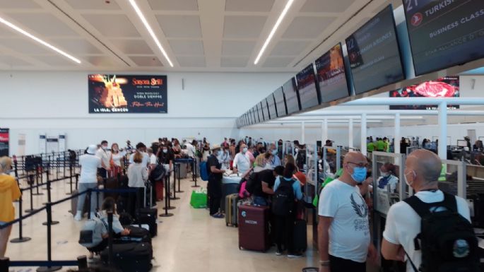 Aeropuerto de Cancún inicia la semana con siete vuelos a EU cancelados: VIDEO