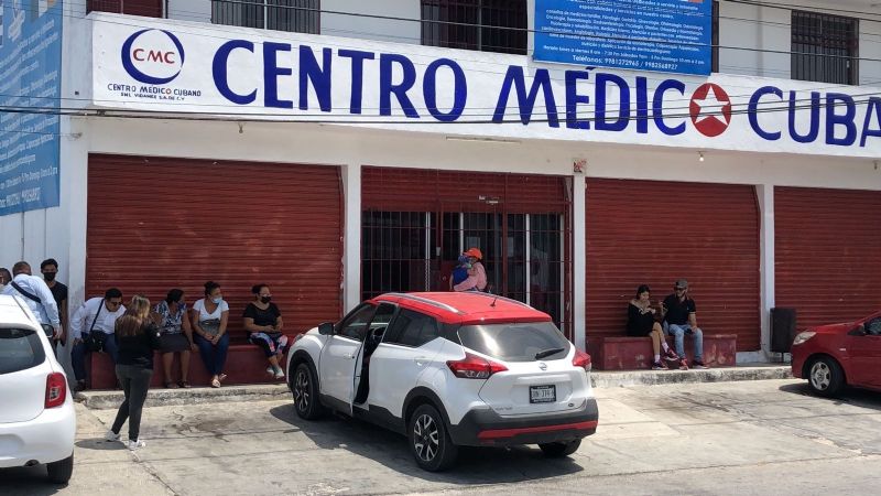Muere mujer en el centro Médico Cubano en Cancún; intentan sacar su cuerpo