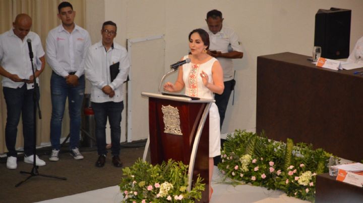 Biby Rabelo, alcaldesa de Campeche, se queja de recortes presupuestales, pero es la que más gana