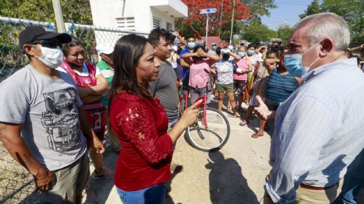 Vecinos de Santa Gertrudis Copó enfrentan a director de Obras Públicas por desabasto de agua potable