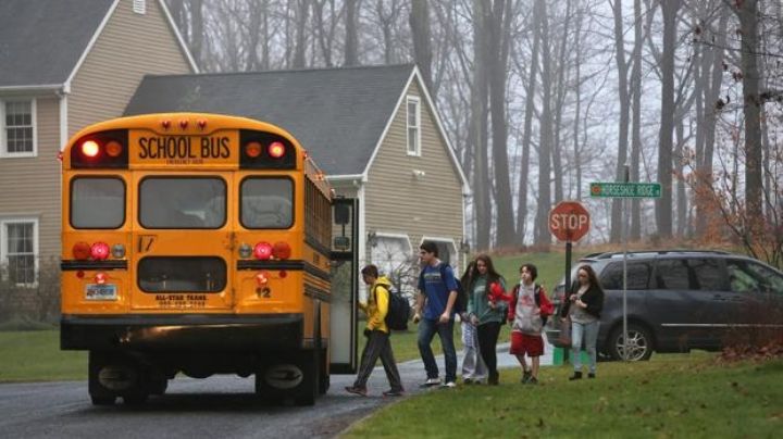 Detienen a chofer de autobús escolar por abuso sexual de una menor