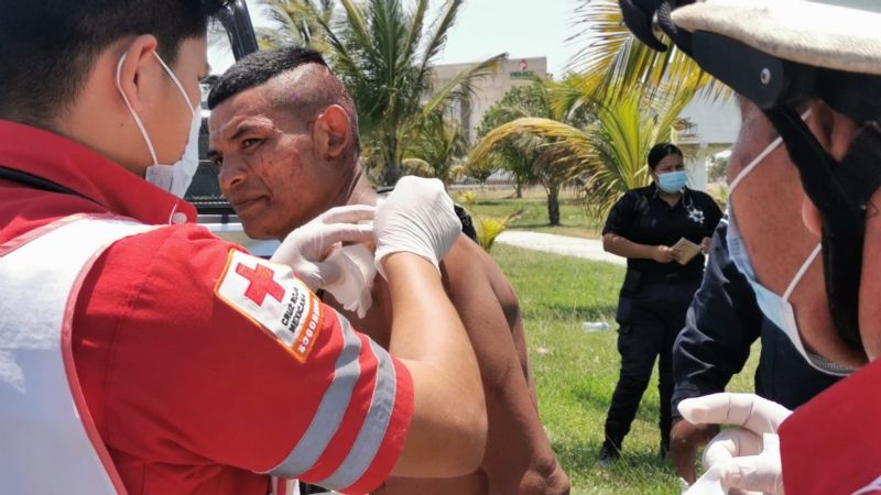Joven indigente recibe 15 puñaladas durante pelea por una botella en Ciudad del Carmen