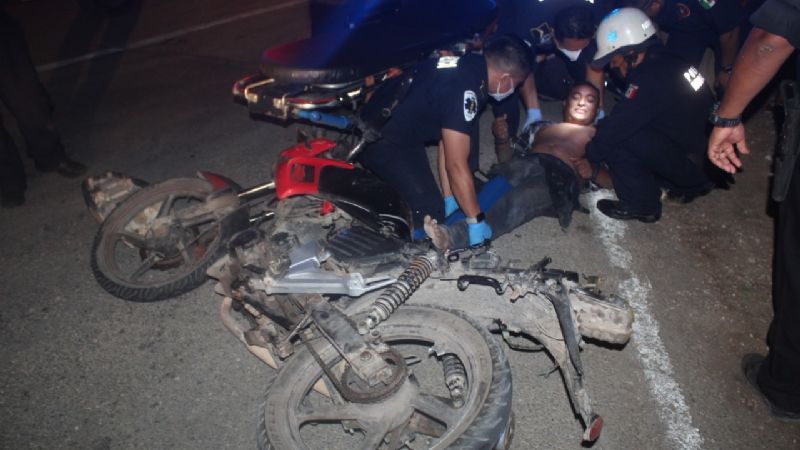 Fuerte accidente deja a motociclista fracturado en el Periférico Mérida-Tizimín