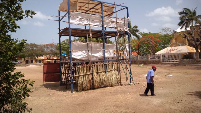 Desmantelan ruedo taurino tras la finalización de las fiestas patronales en Chocholá