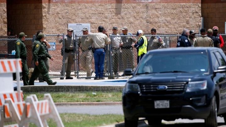Suman 21 muertos por tiroteo en primaria de Uvalde, Texas