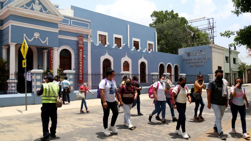 Segey busca beneficiar a más de 4 mil estudiantes de Yucatán con becas