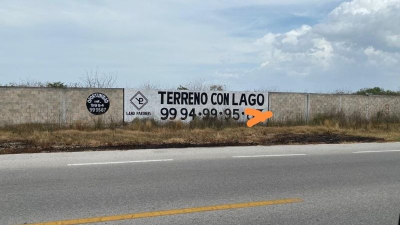 Exhiben a lotero por engañar a compradores; ofrece un terreno con lago en Mérida