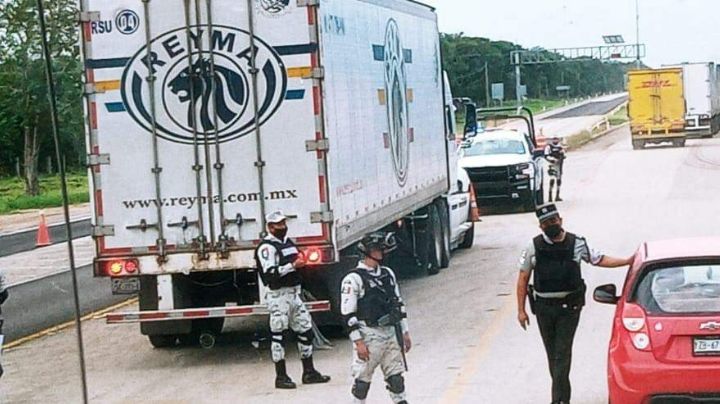 Detienen camión con más de 40 indocumentados en la carretera Mérida - Campeche