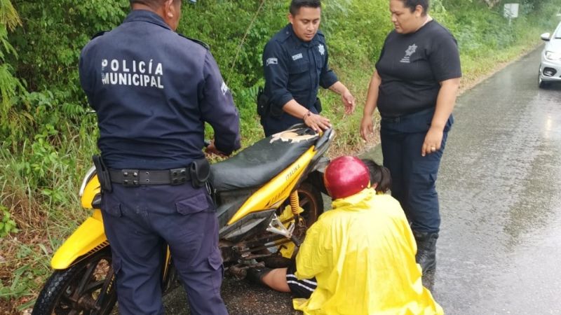 Madre e hija tienen accidente en motocicleta a las afueras de Progreso