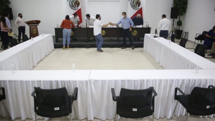 Como albañiles, cinco diputados de Yucatán faltaron al trabajo el Día de la Santa Cruz