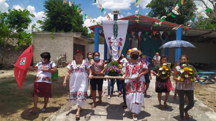 Después de dos años, realizan procesión en honor a la Santa Cruz en Tizimín