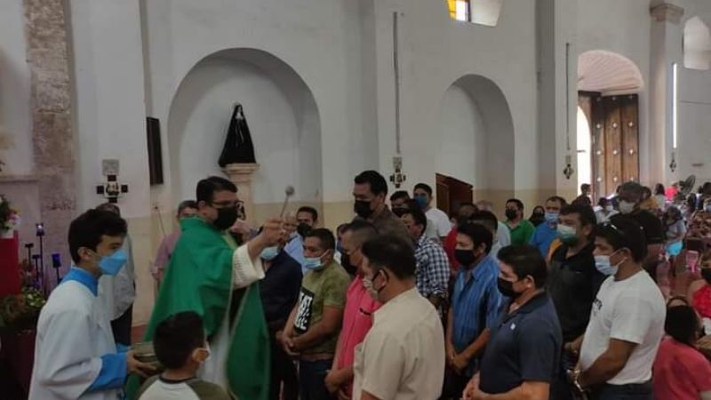 Ofician misa por el Día del Padre en Chocholá, Yucatán