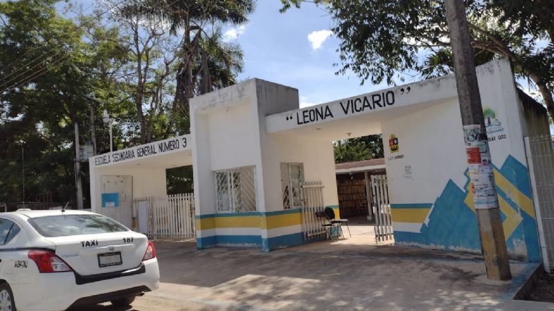 Maestros de Felipe Carrillo Puerto rechazan nueva modalidad en proceso de cambio de escuela