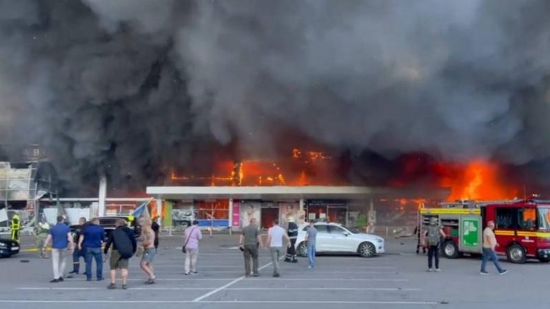 Ataque con misil ruso en un centro comercial de Ucrania deja 10 muertos