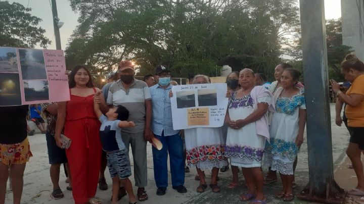 Alcalde de Kanasín y empresa Sana plantan a vecinos inconformes por relleno sanitario