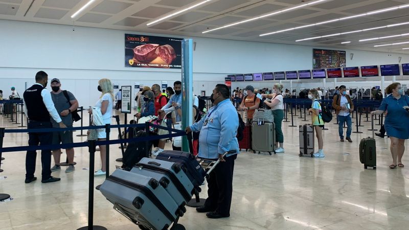 Cancelan seis vuelos a Estados Unidos en el aeropuerto de Cancún: VIDEO