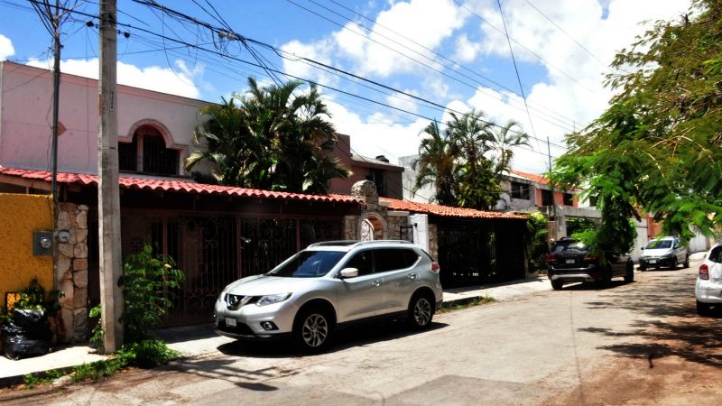 Complejo Infiniti Mérida demanda a vecinas por hacer memes de oposición a su construcción