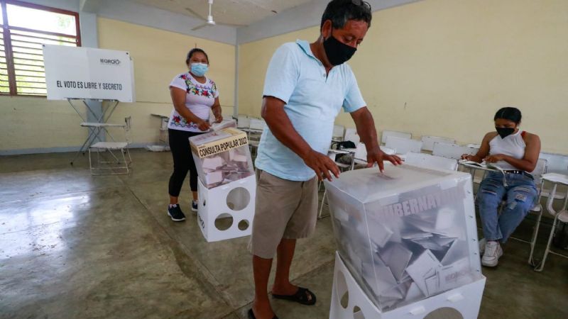 Elecciones Quintana Roo 2022: Pese a la lluvia, votantes acuden a las casillas en Puerto Morelos