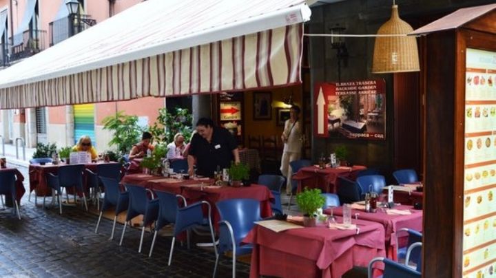 España aprueba ley para que restaurantes reduzcan desperdicios de comida