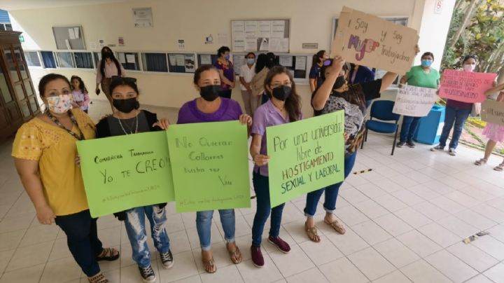 Integrantes de 'Uady sin acoso' protestan en la Facultad de Antropología en apoyo en víctimas: EN VIVO