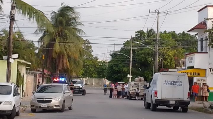 Intentan asesinar a dos hombres en la región 219 de Cancún; se encuentran graves