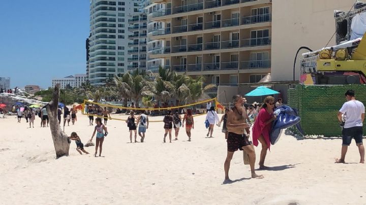 Playa Gaviota en Cancún recibe a más de 500 bañistas ante ola de calor: EN VIVO