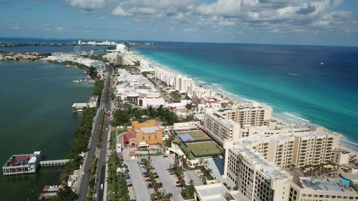 Así se ve la Zona Hotelera de Cancún con clima soleado: EN VIVO