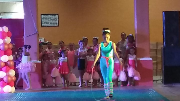 Gimnastas muestran su talento en Chochola, Yucatán: FOTOS