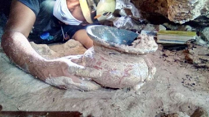 Así es la vasija de 2 mil años hallada en una cueva de Playa del Carmen