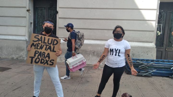 Jóvenes del colectivo Mil protestan por el alza de suicidios en Yucatán: EN VIVO