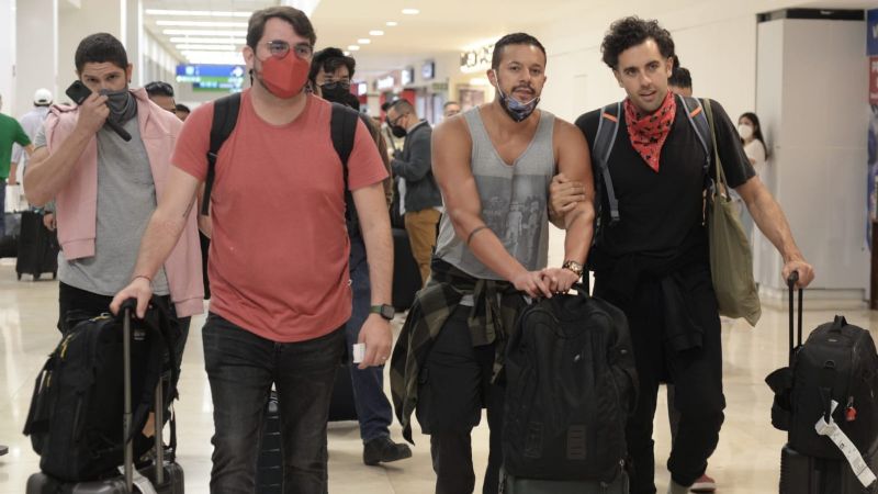 Actores de Televisa llegan a Mérida para comenzar sus vacaciones de Verano