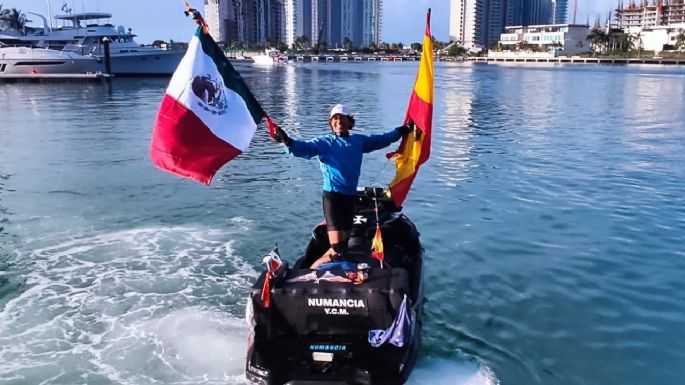 El español Álvaro de Marichalar Sáenz de Tejada hace parada en Cancún en su Vuelta al Mundo