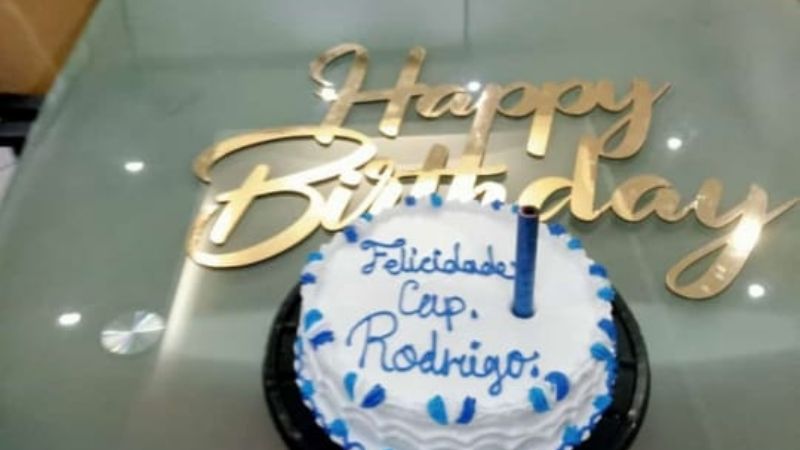 Director de la Policía de Cozumel celebra su cumpleaños en la oficina