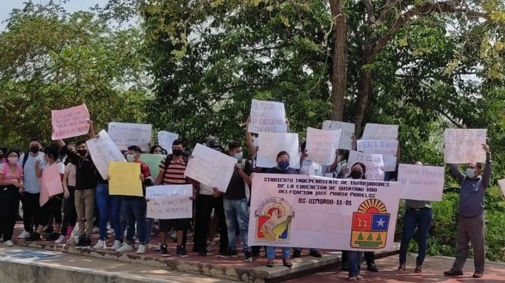 José María Morelos: Trabajadores de la Universidad Intercultural Maya exigen aumento salarial