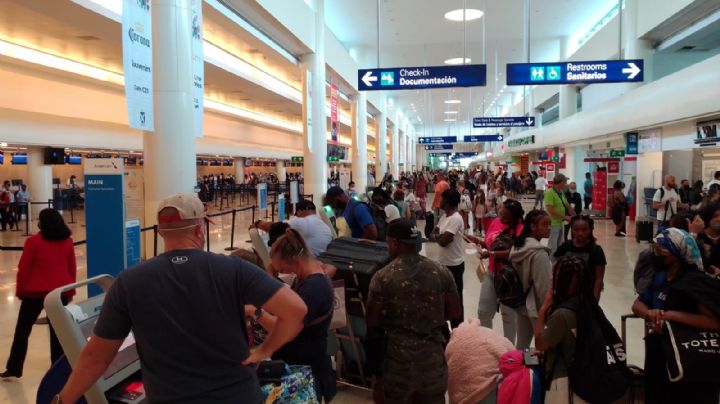 Piden salir cinco horas antes para llegar a tiempo el aeropuerto de Cancún: VIDEO