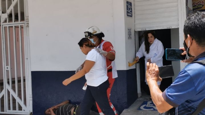 Ciudad del Carmen: Ladrón tira gasolina al rostro de dos empleadas de una farmacia Similares