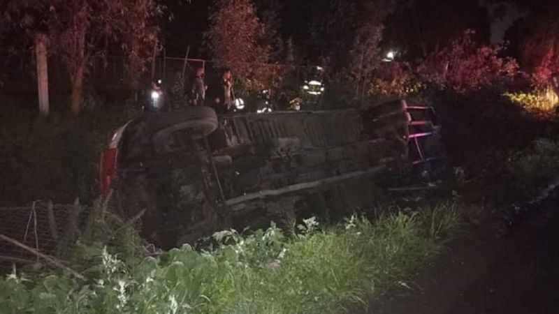 Volcadura de camión de pasajeros en Tláhuac deja al menos seis lesionados