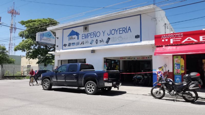Hombres armados asaltan casa de empeño en Ciudad del Carmen