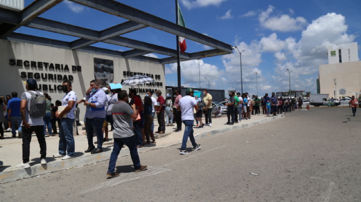 Módulos de reemplacamiento en Mérida, 'abarrotados' a un día de finalizar el trámite