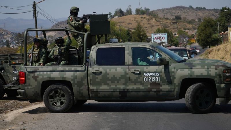 Delincuentes armados se enfrentan en Uruapan, Michoacán; hay dos personas calcinadas
