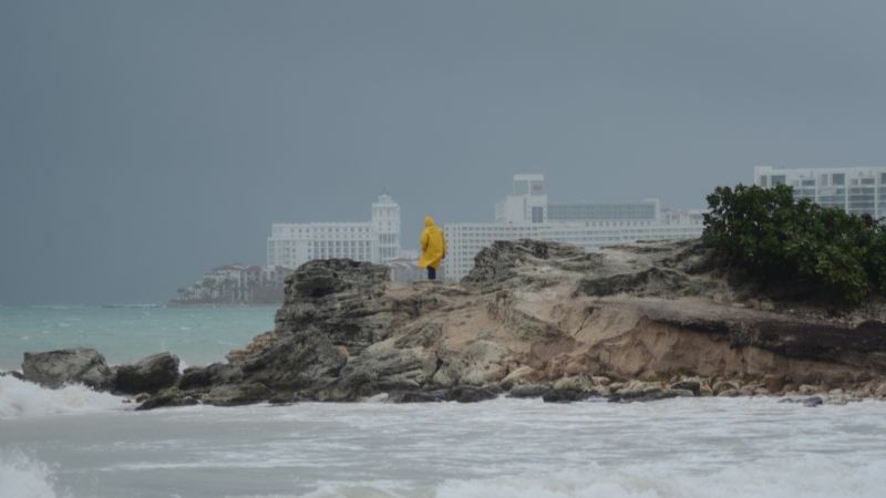 Así lucen las playas de Cancún con los remanentes del Huracán Ian: EN VIVO
