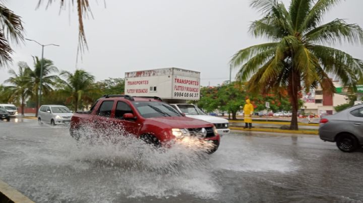 Cancún registra lluvias fuertes; pronostican que se extiendan hasta mañana: VIDEO