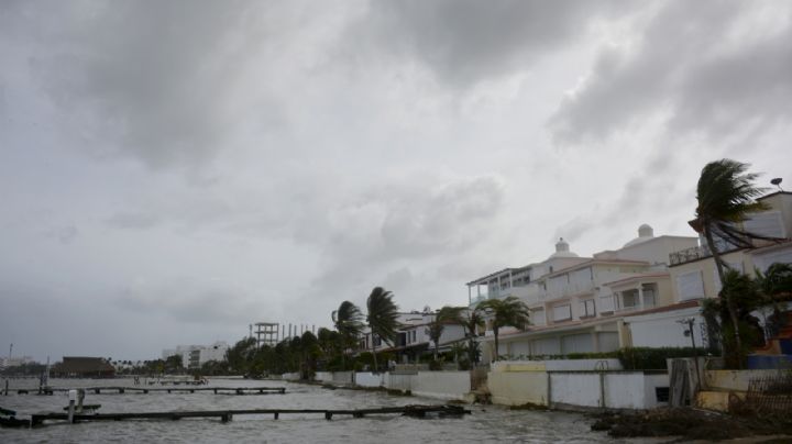 Depresión Tropical Siete se perfila hacia Quintana Roo; podría evolucionar por la noche: EN VIVO