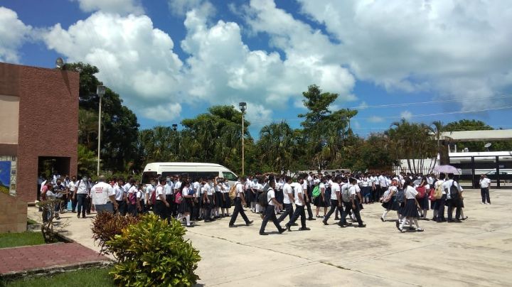 Alumnos de Sabancuy, Campeche, abandonan salones por alerta de sismo... ¡fue un simulacro!