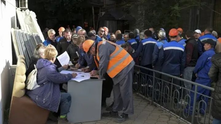 Ucrania vive su tercera jornada de votaciones en medio de las tropas rusas