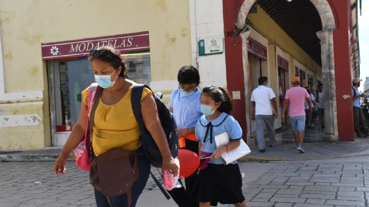 Padres de familias critican apoyo de 400 pesos del Gobierno de Campeche: "no da ni para la mochila"