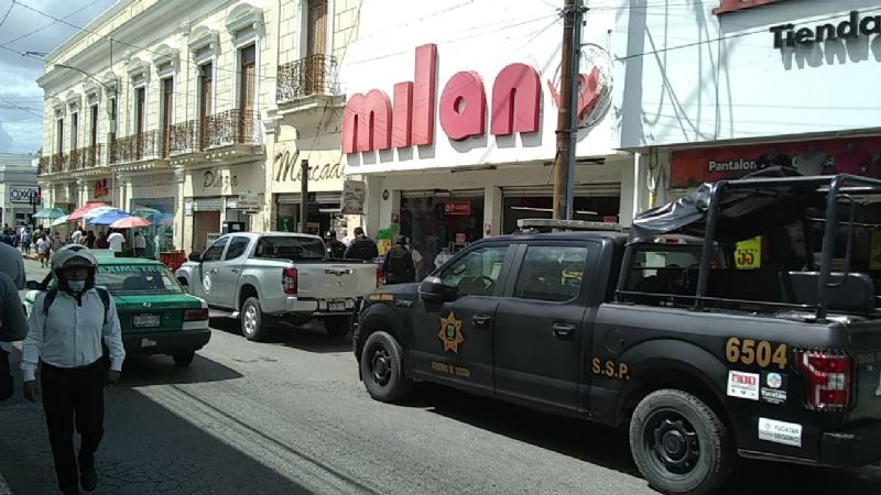 Catean tiendas del Centro de Mérida por presunta venta de piratería: VIDEO