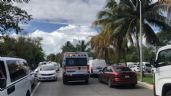 Taxistas obstaculizan tránsito en el KM 25 de la Zona Hotelera de Cancún: EN VIVO