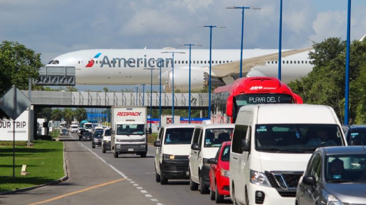 Reportan buena afluencia en los accesos al Aeropuerto Internacional de Cancún: EN VIVO